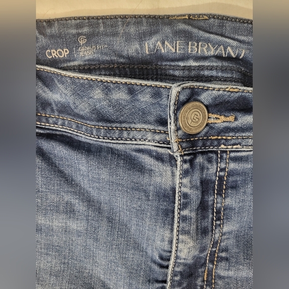 Lane Bryant Genius Fit Distressed Crop Blue Jeans Medium Wash size 18 - Picture 3 of 13